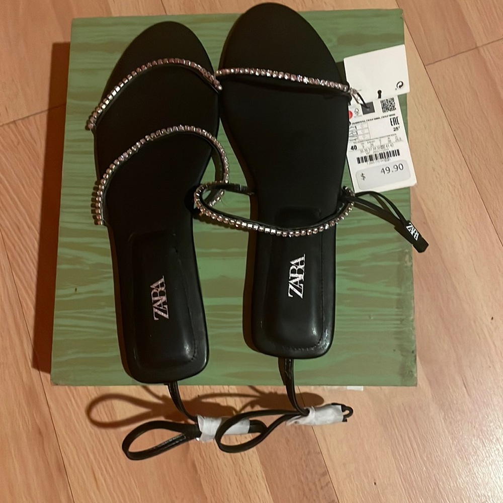 Sparkly low heeled sandals Zara   New